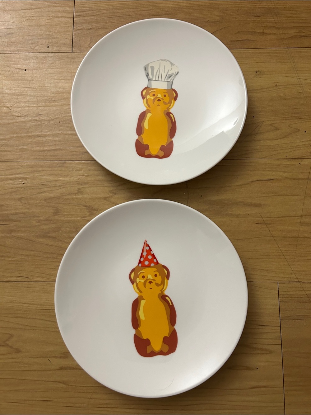Williams Sonoma Fnnch set of 2 salad/dessert plates honey bear chef + birthday